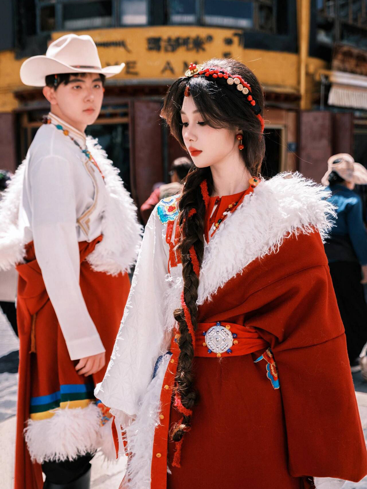 New Couple Photography Ethnic  - Ethnic Clothing & Online Fashion Store Khaadi Us reseña y precio