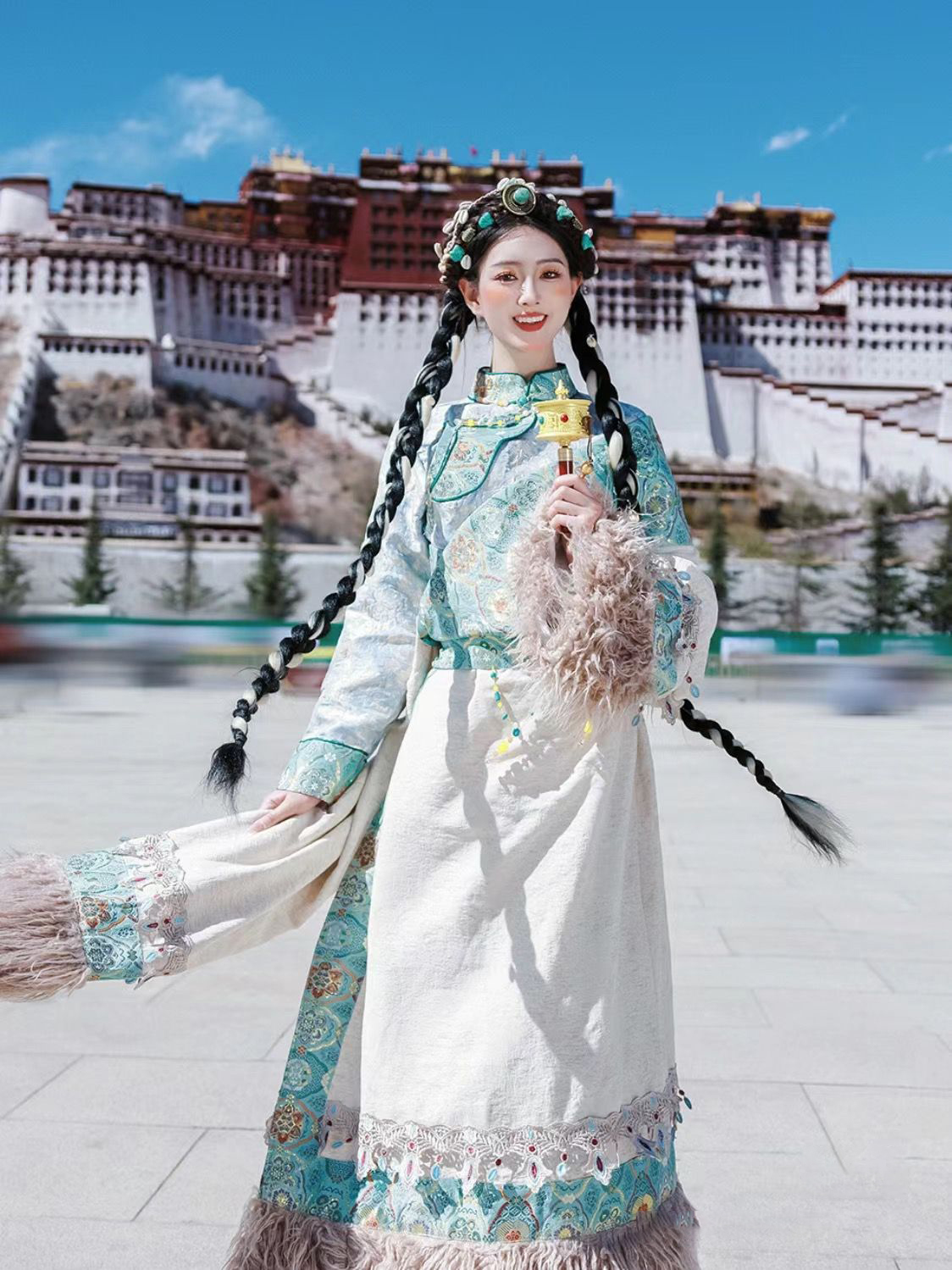 Blue Tibetan Ethnic Noblewoman - Ethnic Clothing & Online Fashion Store Khaadi Us reseña y precio