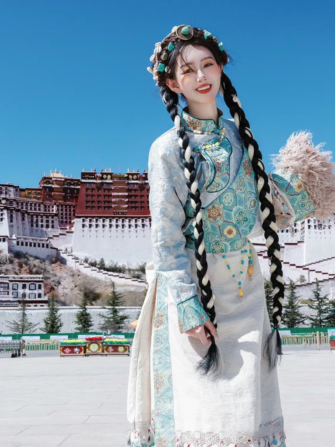 Blue Tibetan Ethnic Noblewoman - Ethnic Clothing & Online Fashion Store Khaadi Us reseña y precio