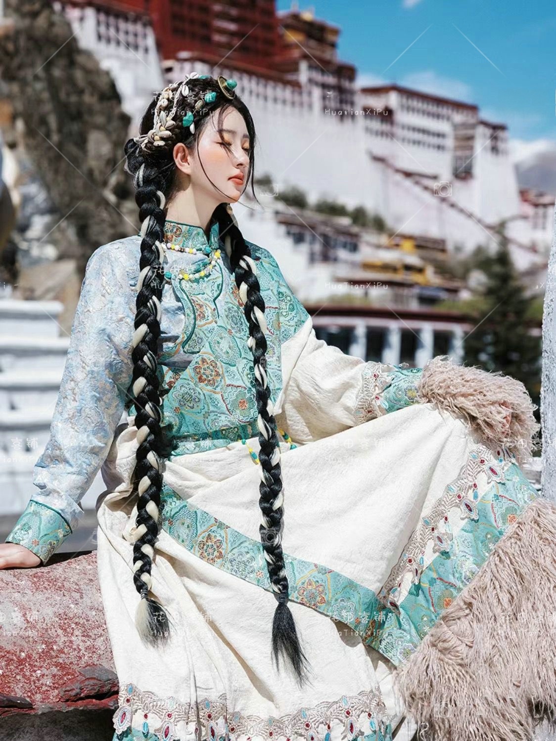 Blue Tibetan Ethnic Noblewoman - Ethnic Clothing & Online Fashion Store Khaadi Us reseña y precio