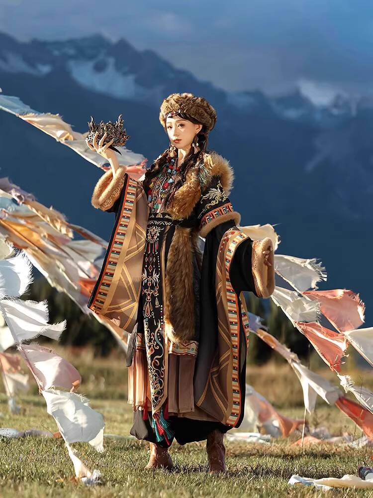 Ethnic Tibetan Style Embroider - Ethnic Clothing & Online Fashion Store Khaadi Us reseña y precio