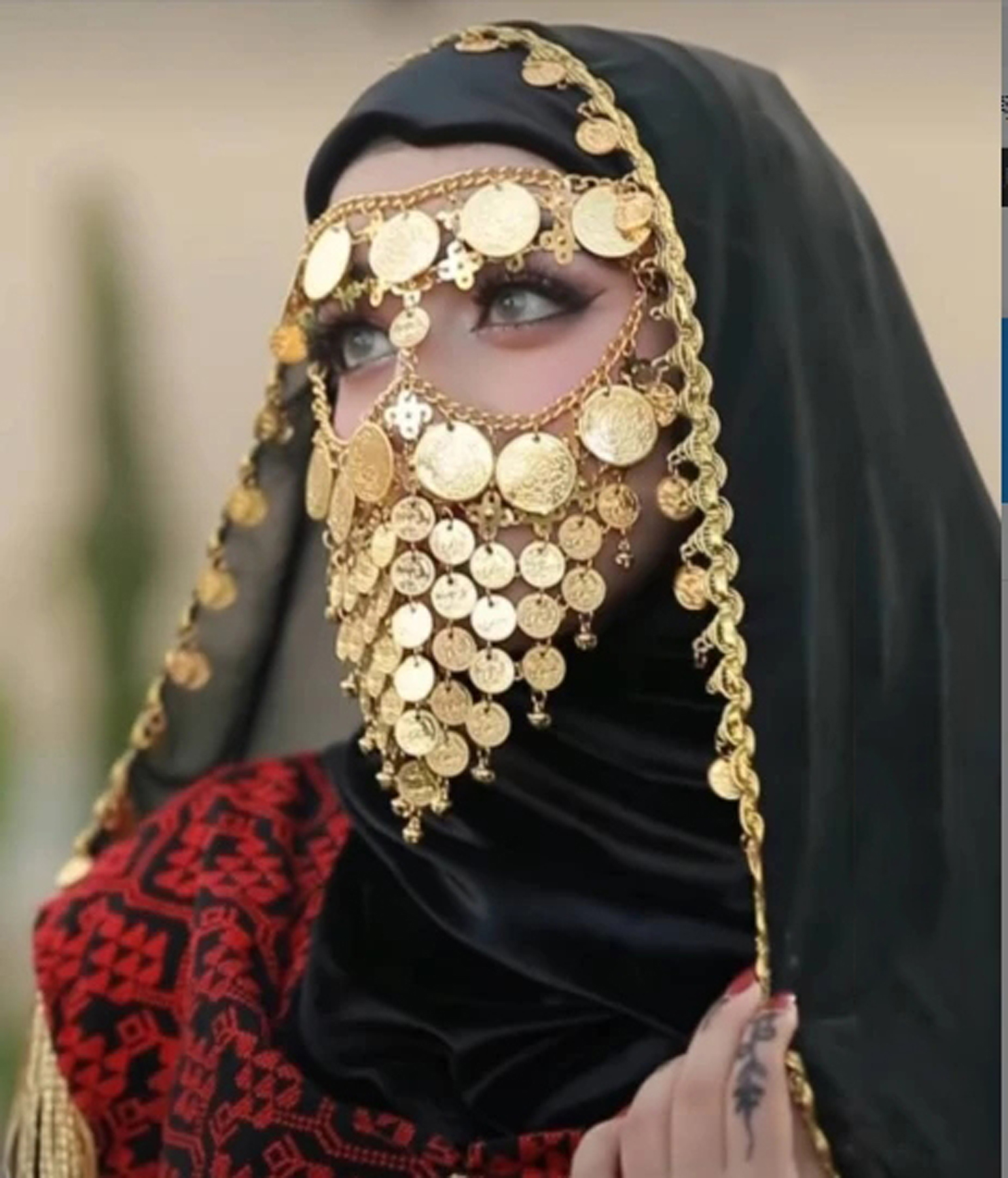 4 Golden Coin Tassel Mask Hair - Fashion Ethnic Indian Clothing reseña y precio