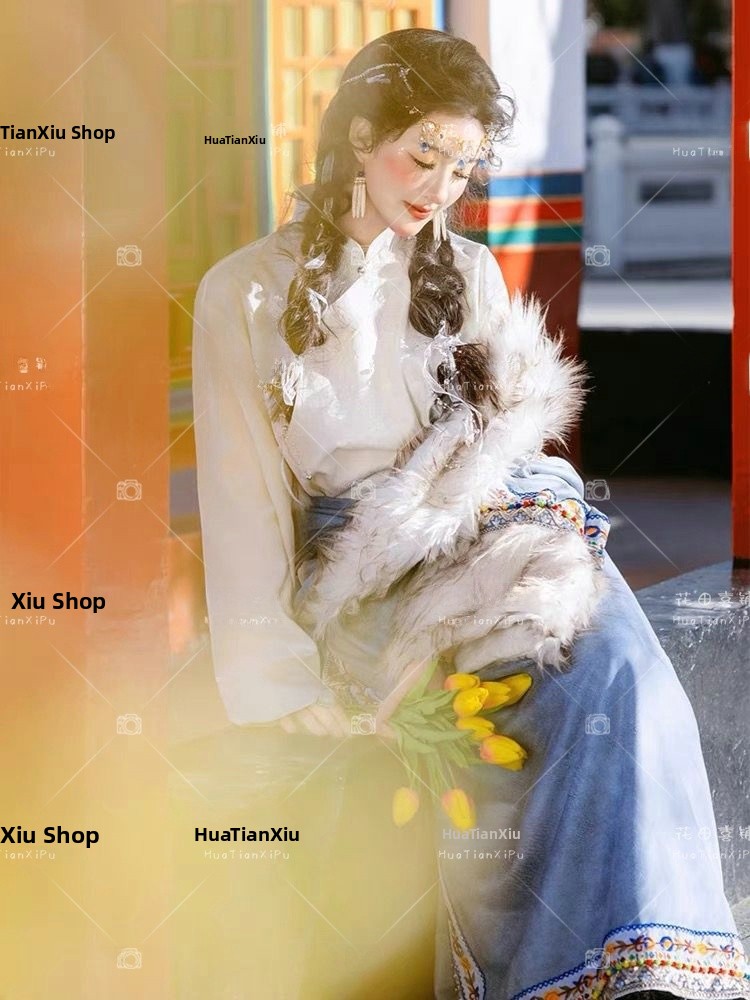 Tibetan Ethnic Women's  Robe F - Ethnic Clothing & Online Fashion Store Khaadi Us reseña y precio